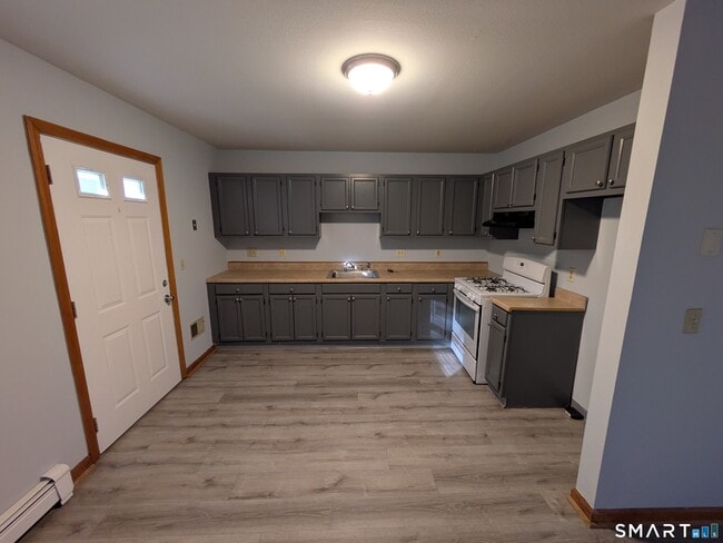 property at 998 Campbell Ave