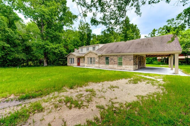 47 Blue Lake Dr in Huffman, TX - Building Photo - Building Photo