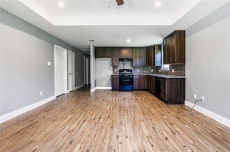 900 Cedar St in Commerce, TX - Building Photo - Building Photo
