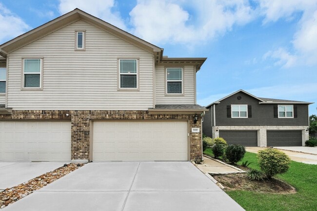 7027 Cedar Breeze Ct in Houston, TX - Building Photo - Building Photo