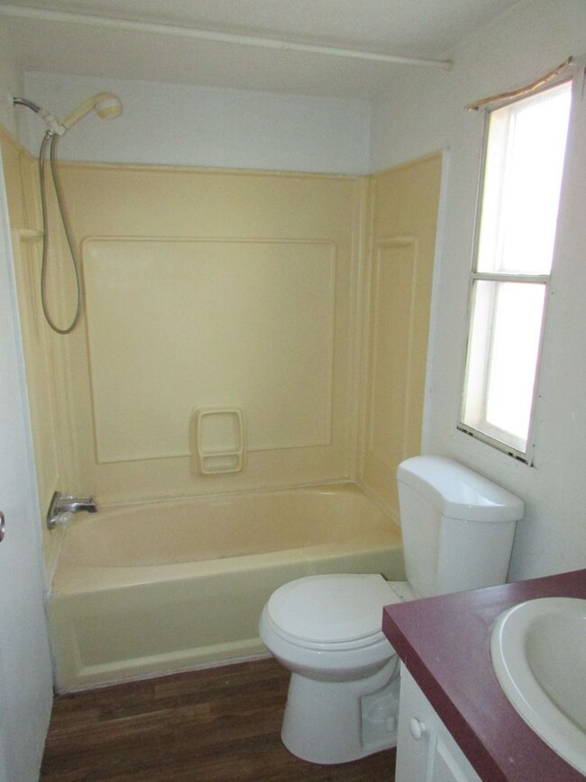 5185 Columbus Rd in Deming, NM - Building Photo - Building Photo