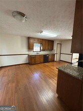 910 Thousand Oaks Dr in Lawrenceville, GA - Building Photo - Building Photo