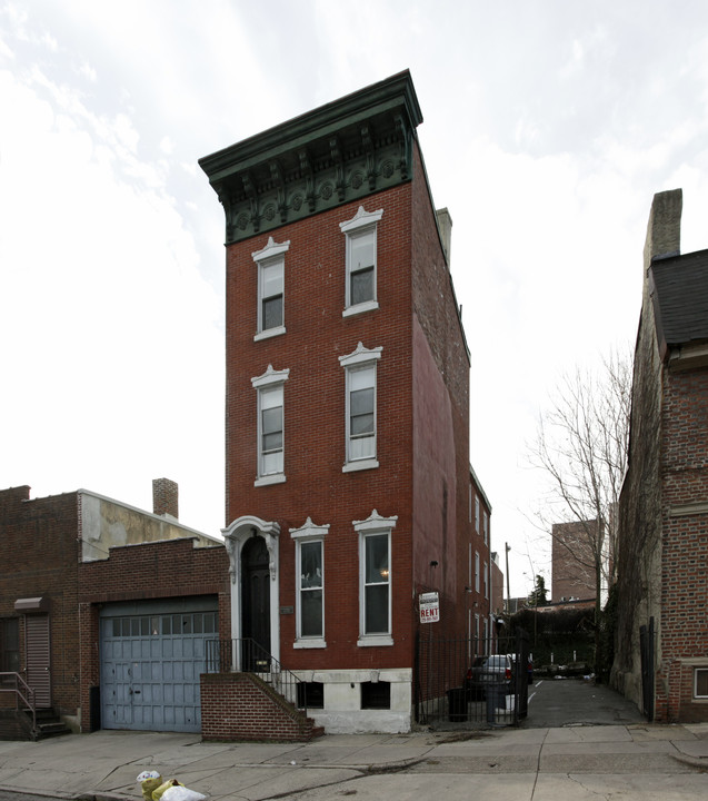 136-138 Race St in Philadelphia, PA - Building Photo