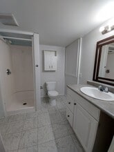 32 Ridgeway Av in Barrie, ON - Building Photo - Building Photo