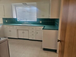 3871 S Clovis Ave in Fresno, CA - Building Photo - Building Photo