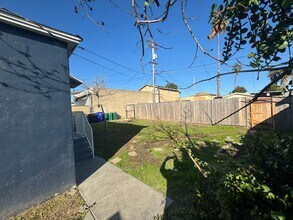 3875 Chamoune Ave in San Diego, CA - Building Photo - Building Photo
