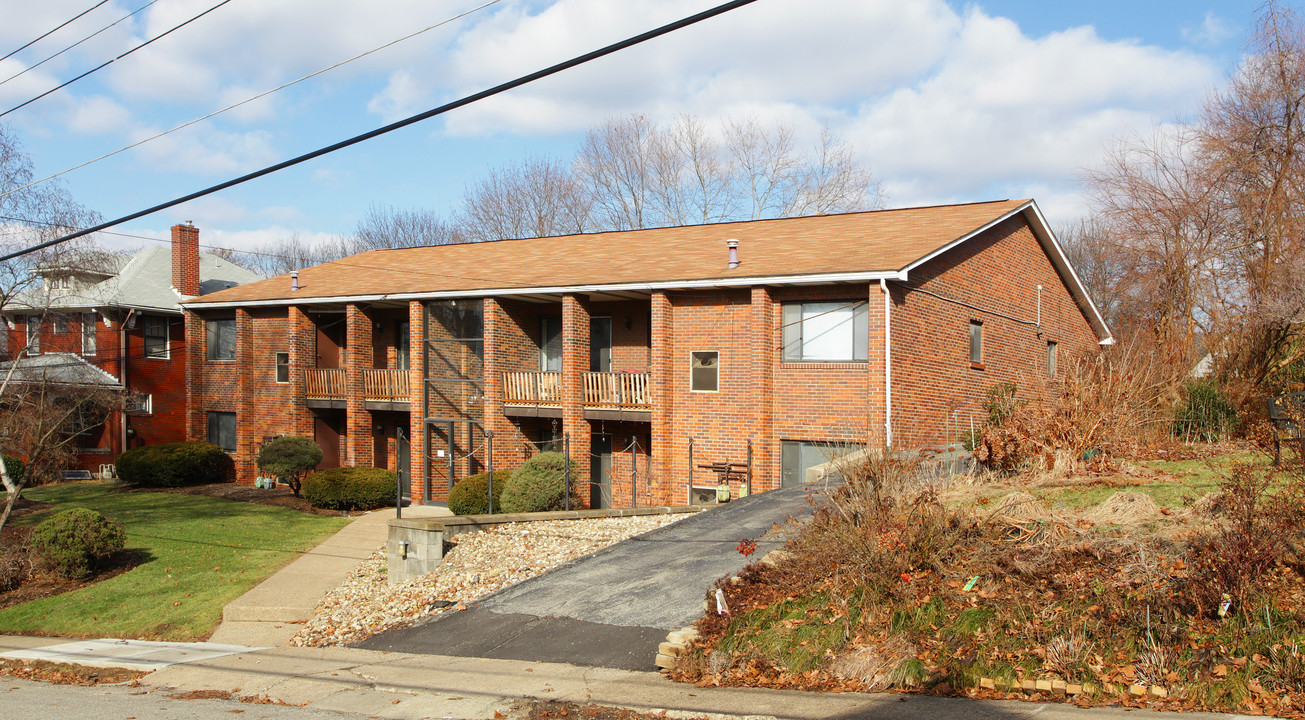 129 Lloyd Ave in Pittsburgh, PA - Foto de edificio