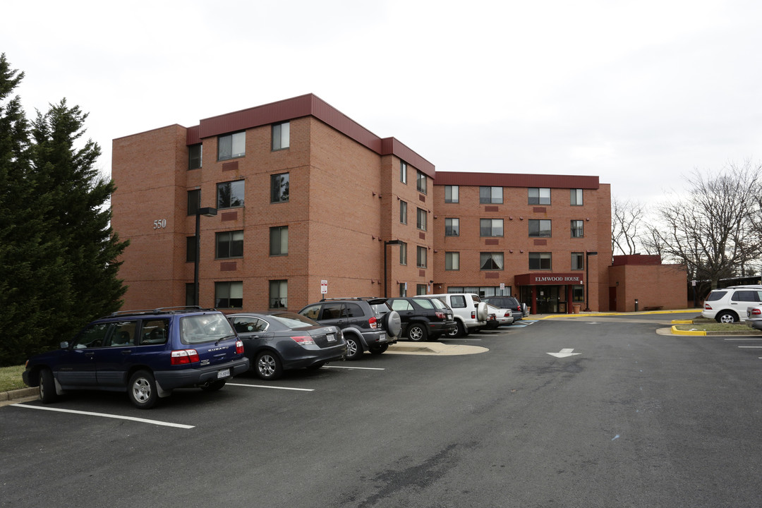 Elmwood House in Arlington, VA - Building Photo