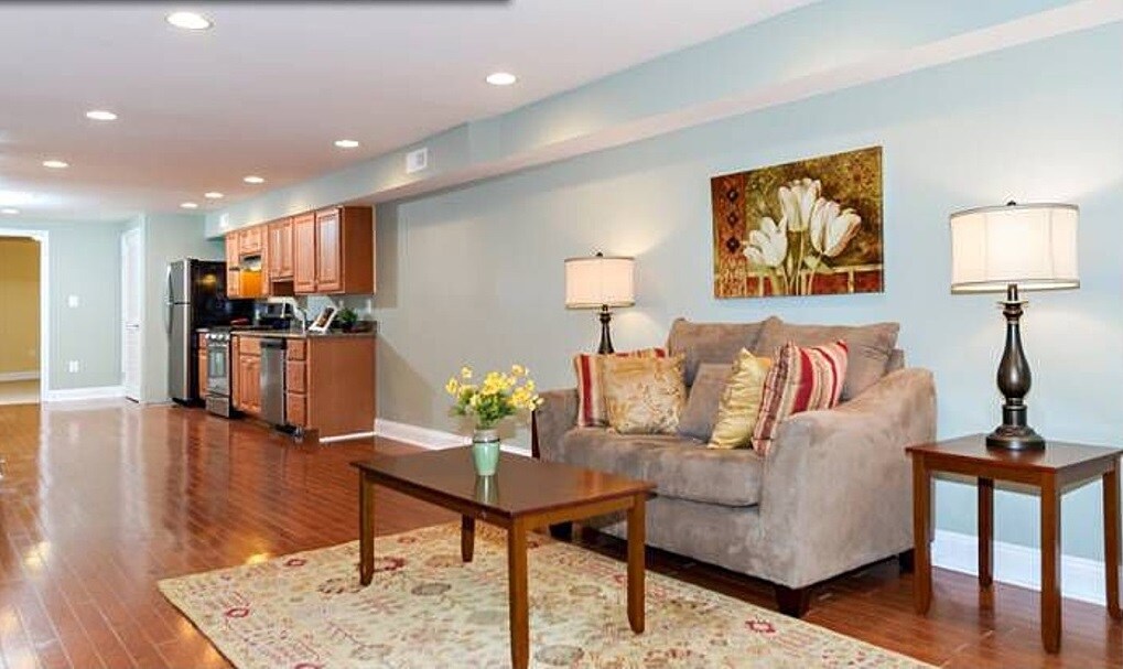 2644 N Charles St, Unit Apt B in Baltimore, MD - Foto de edificio