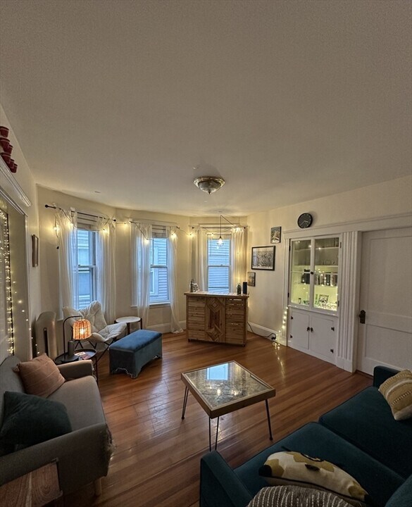 166 Kelton St, Unit 3 in Boston, MA - Building Photo