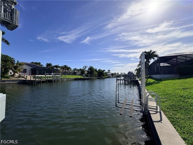 property at 2823 SW 39th Terrace