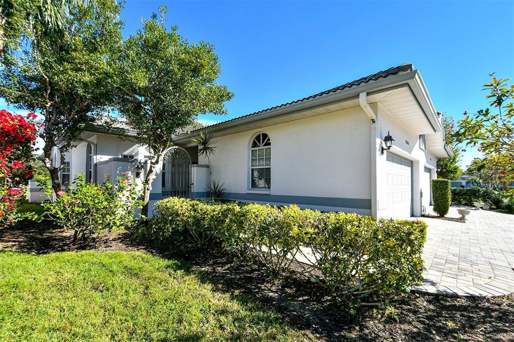 5649 E Long Common Ct in Sarasota, FL - Building Photo