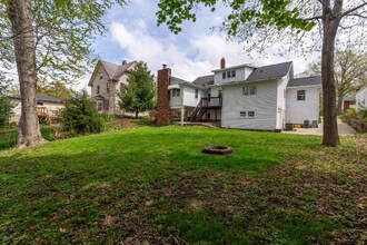 1215 Mt Pleasant St in Dubuque, IA - Building Photo - Building Photo