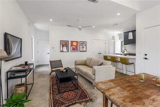 1801 Tillery St in Austin, TX - Building Photo - Building Photo