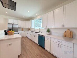 12544 Emelita St in Los Angeles, CA - Building Photo - Building Photo