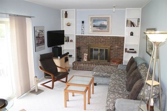 5813 Rothbury Ct in Ypsilanti, MI - Foto de edificio - Building Photo