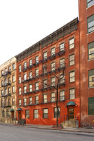 430-432 W 56th St in New York, NY - Building Photo