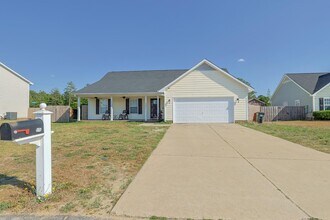 4211 Callery Knoll Ct in Fayetteville, NC - Building Photo - Building Photo