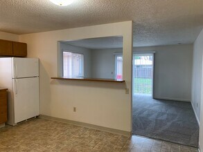 3037 Kane St in Klamath Falls, OR - Building Photo - Building Photo