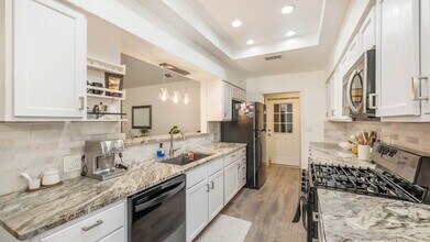 8010 Misty Park St in San Antonio, TX - Building Photo - Building Photo