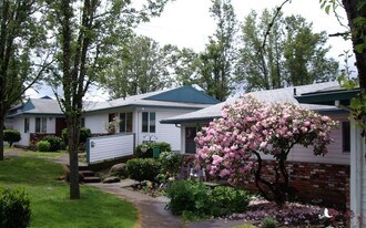 Berryhill Park in Oregon City, OR - Building Photo