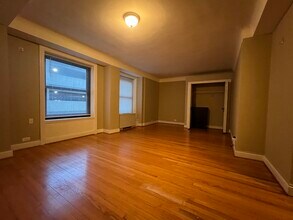 15 E Kirby St, Unit 324 in Detroit, MI - Foto de edificio - Building Photo