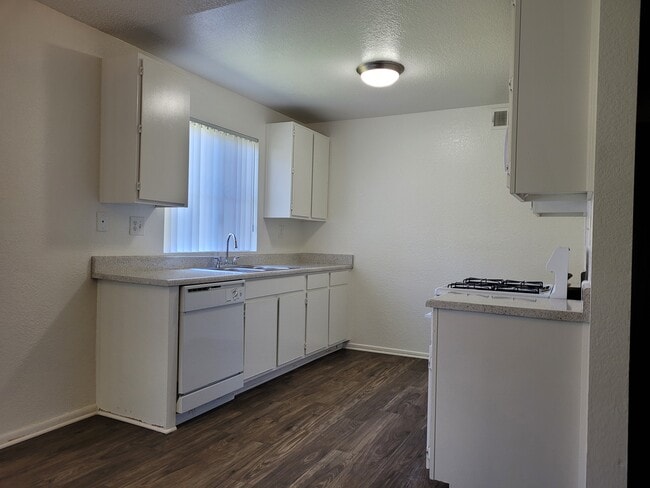 7385 Lariat Pl, Unit A in Rancho Cucamonga, CA - Foto de edificio - Building Photo