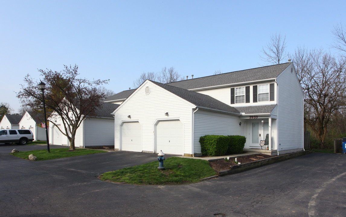 Bronson Court Townhomes in Hilliard, OH - Building Photo