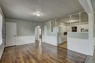10724 Le Jean Dr in Midwest City, OK - Building Photo - Building Photo