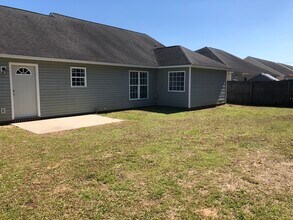 3058 Red Berry Circle in Effingham, SC - Building Photo - Building Photo