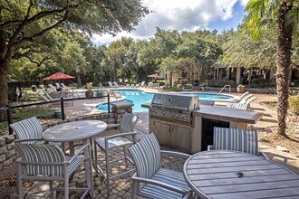 Alister Sunset Valley in Austin, TX - Foto de edificio - Building Photo