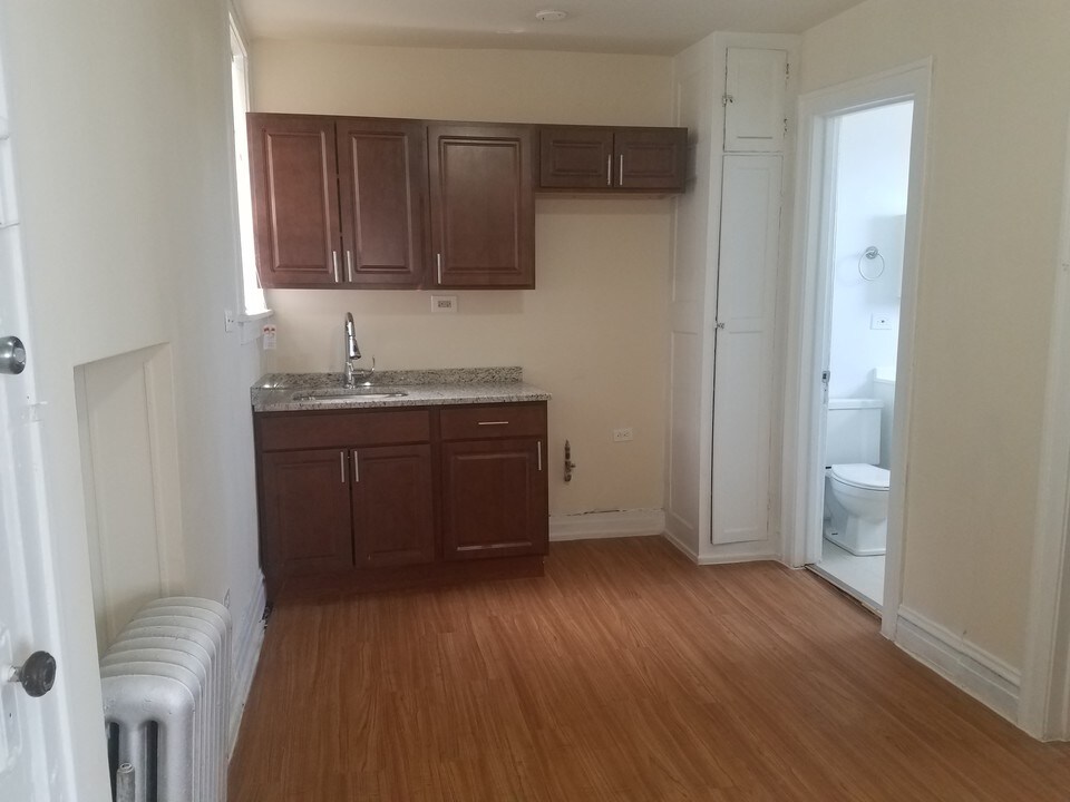 5011 W Cermak Rd-Unit -28 in Cicero, IL - Building Photo