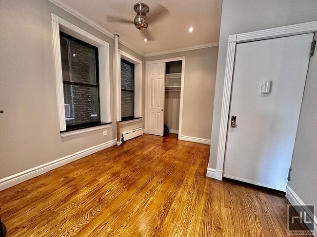 221 Mott St