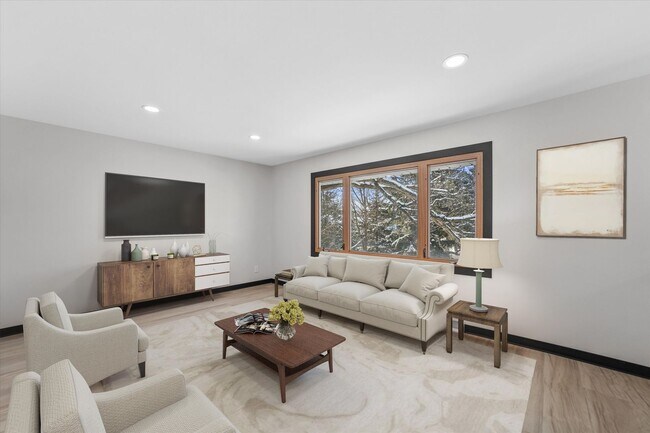 666 Hearne Ct-Unit -668 Hearne Ct in Hartland, WI - Building Photo - Building Photo