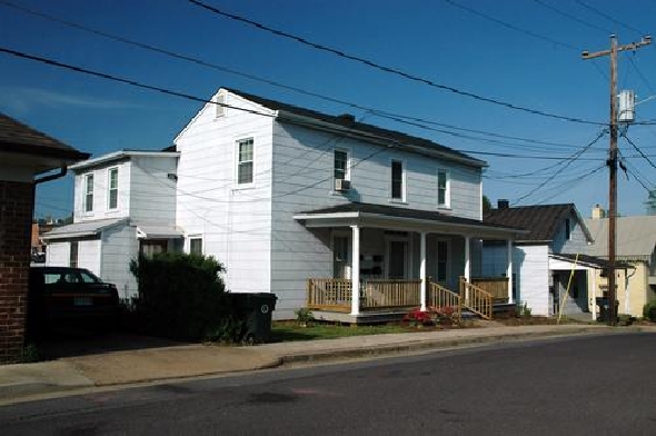 117-121 E Edmondson St in Culpeper, VA - Foto de edificio - Building Photo