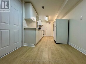 4145 Quaker Hill Dr in Mississauga, ON - Building Photo - Building Photo