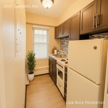 2040 W Saunders Ave in St. Paul, MN - Building Photo - Building Photo