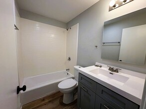 1000 E Orchard St in Mundelein, IL - Building Photo - Building Photo