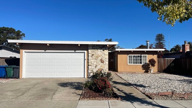 property at 1213 Otis Dr