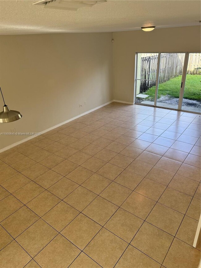 20439 NW 15th Ave in Miami, FL - Building Photo - Building Photo