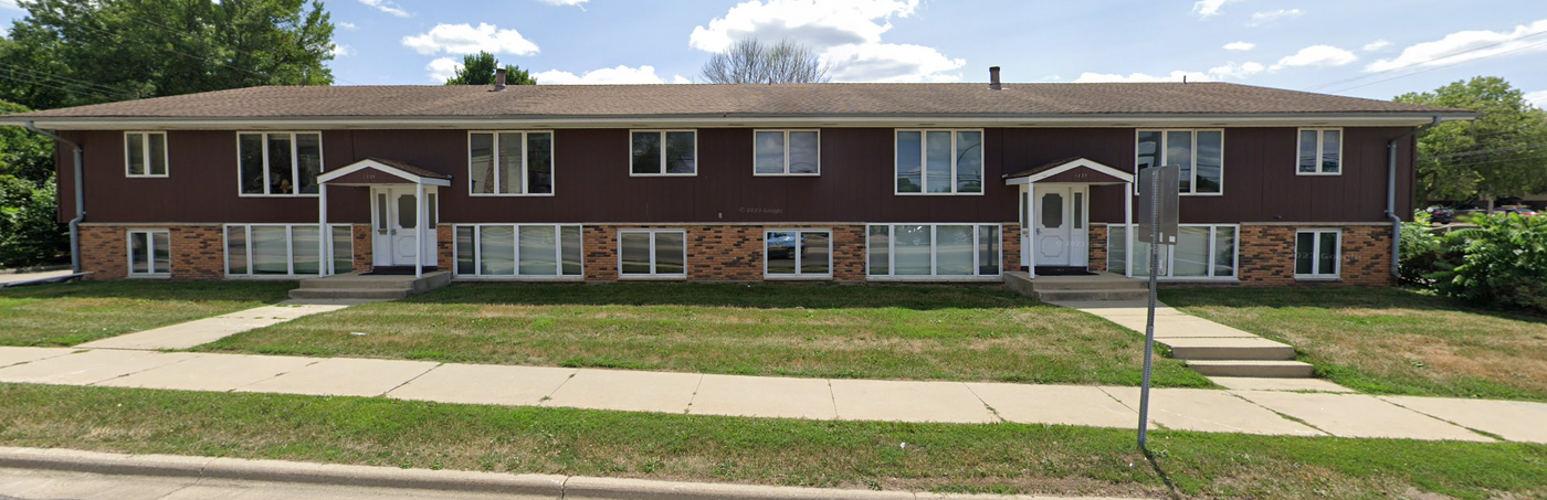 1720 41st St NW in Rochester, MN - Building Photo