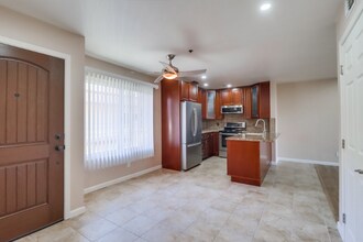 5519 Lake Murray Blvd in La Mesa, CA - Building Photo - Building Photo
