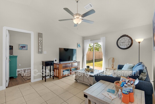 3531 Southwind Dr in Gulf Breeze, FL - Foto de edificio - Building Photo