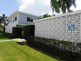 15 S Palmway in Lake Worth Beach, FL - Building Photo