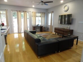 2199 Carol Ann Dr in Tracy, CA - Foto de edificio - Building Photo