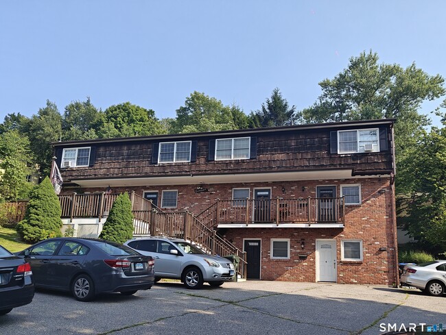 property at 18 Broadview Hts