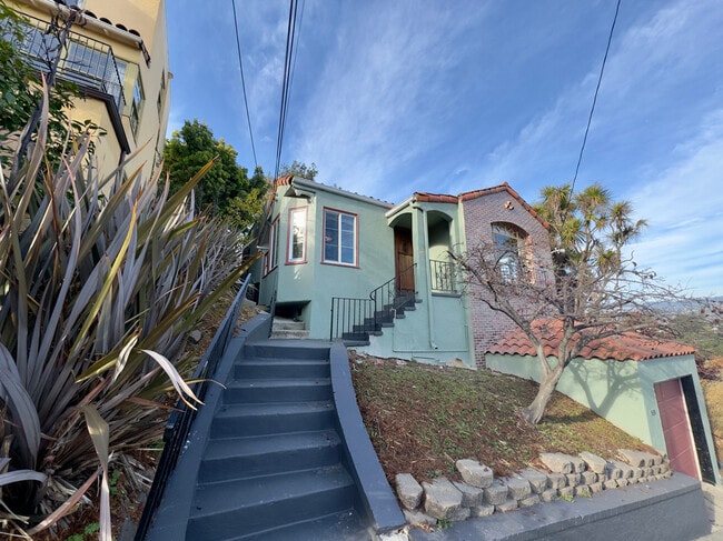 645 Jean St in Oakland, CA - Foto de edificio - Building Photo