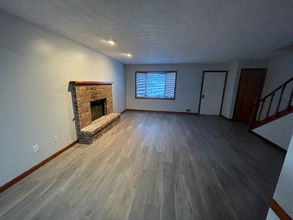 1372 Red Tail Hawk Dr in Youngstown, OH - Building Photo - Building Photo
