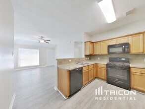 24307 Hard Wood Dr in Huffman, TX - Building Photo - Building Photo