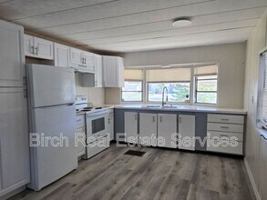 7201 Commons Blvd in Port Richey, FL - Building Photo - Building Photo